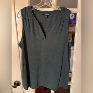 41 Hawthorn XXL Women's Deep Forest Green V-Neck Sleeveless Tank Blouse